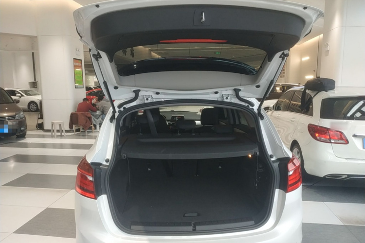 宝马2系旅行车 2016款 218i 领先型局部细节23