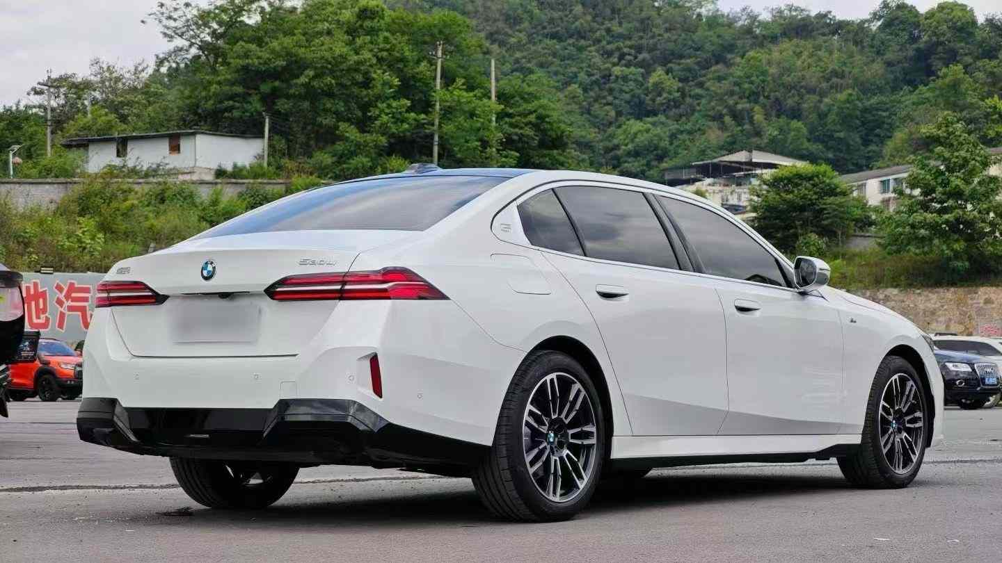 宝马5系 2025款 530Li 领先型 M运动套装(5)