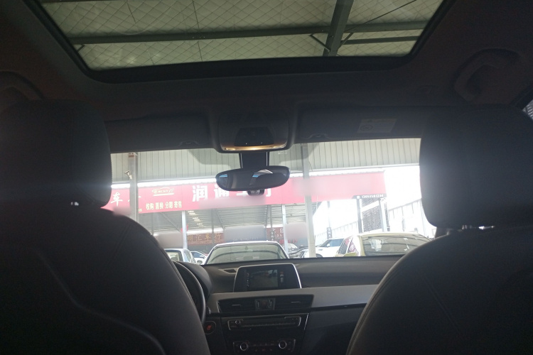 宝马X1 2016款 sDrive18Li 尊享型中控内饰22