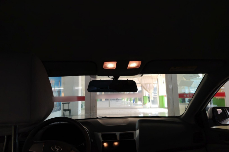 现代 瑞纳 2016款 1.4L 手动智能型GLS局部细节22