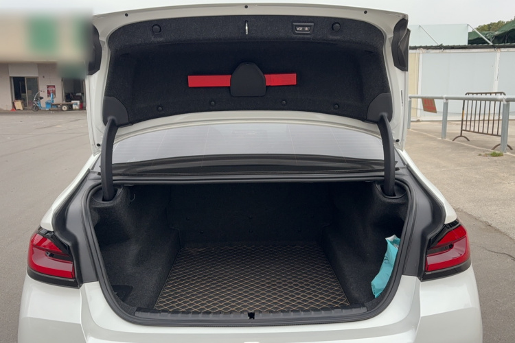 宝马5系 2023款 530Li 领先型 M运动套装局部细节23