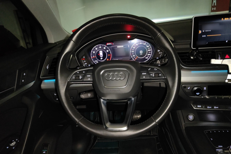 奥迪Q5L 2020款 改款 40 TFSI 荣享时尚型中控内饰13