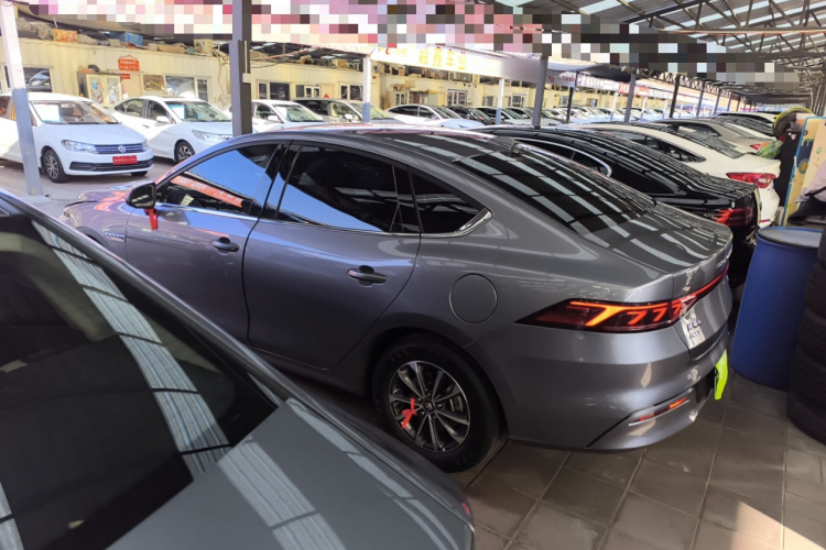 比亚迪 秦PLUS 2024款 荣耀版 DM-i 55KM领先型车身外观4