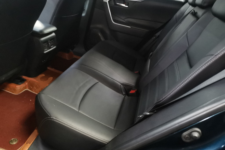 丰田 威兰达 2020款 2.0L CVT四驱豪华版中控内饰7004