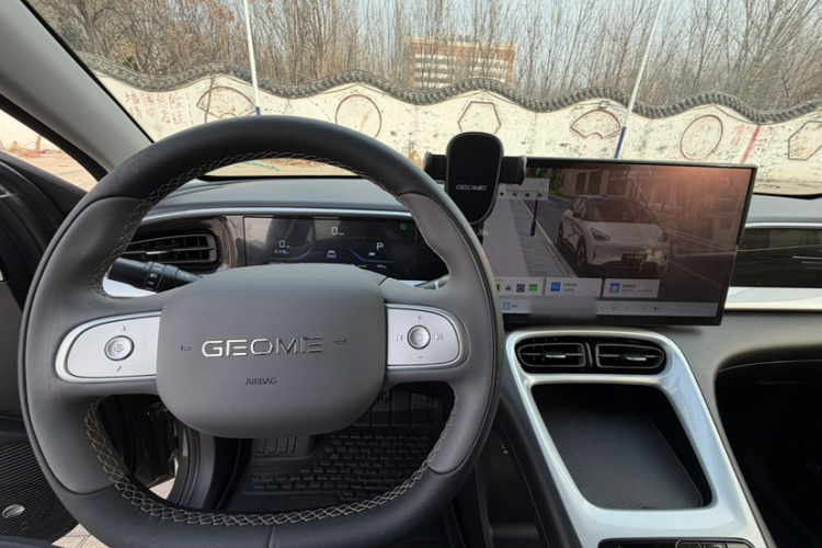 吉利银河 星愿 2025款 310km 梦想版中控内饰7005