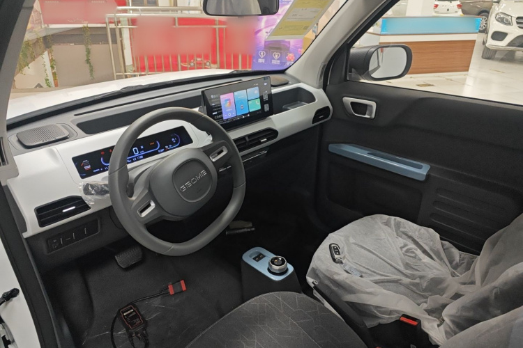 吉利银河 2024款 熊猫mini 200km 耐力熊中控内饰12