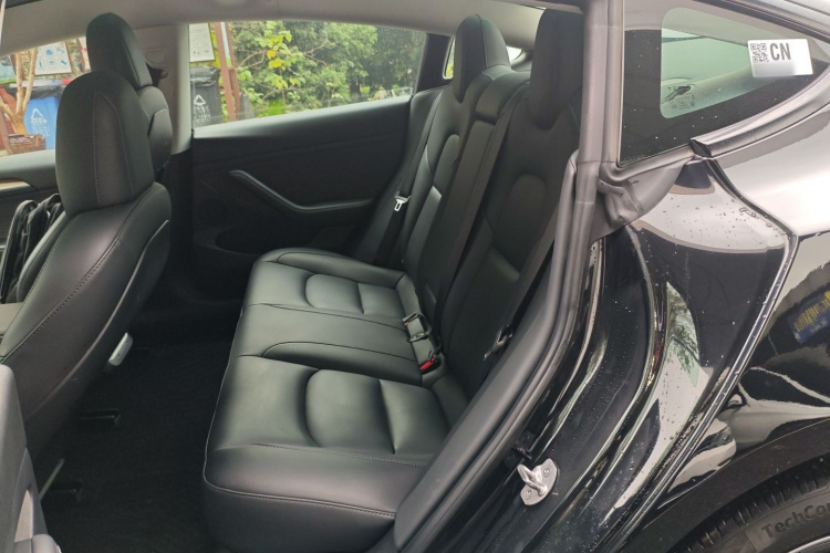 特斯拉 Model 3 2022款 后轮驱动版中控内饰21