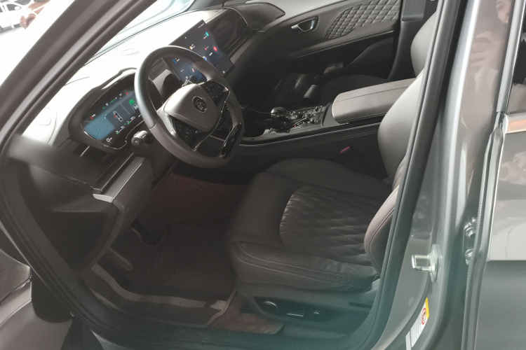 比亚迪 汉 2022款 DM-i 121KM 尊荣型中控内饰19