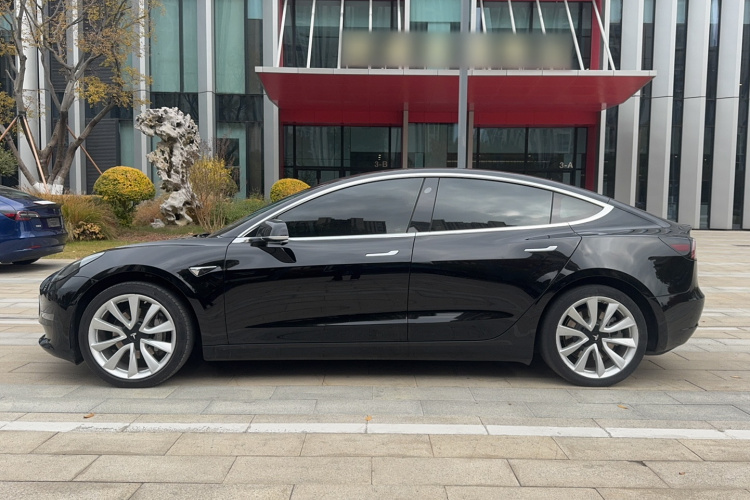 特斯拉 Model 3 2020款 长续航后轮驱动版车身外观6006