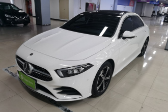奔驰A级 2022款 改款三 A 200 L 运动轿车时尚型