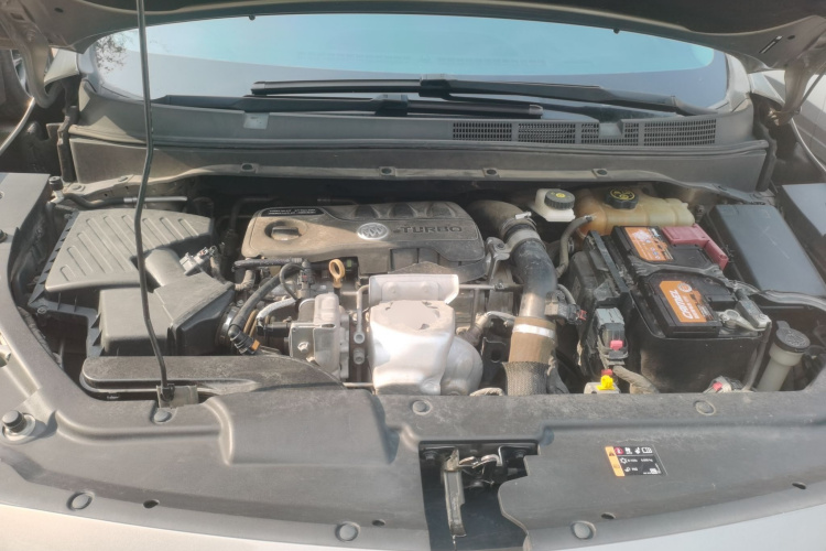 别克GL6 2019款 18T 6座互联尊贵型 国VI机舱底盘24