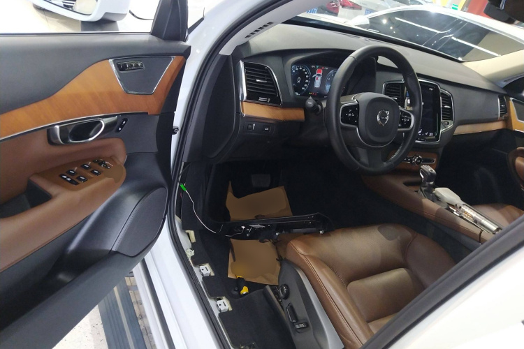 沃尔沃XC90 2020款 改款 T6 智逸豪华版 7座中控内饰20