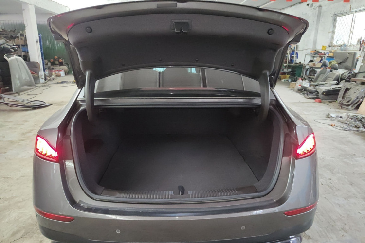 荣威D7 2023款 EV 510km 后驱卓越版机舱底盘23