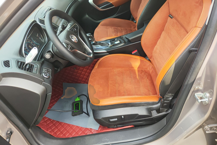 别克 君威 2015款 1.6T 精英技术型局部细节19