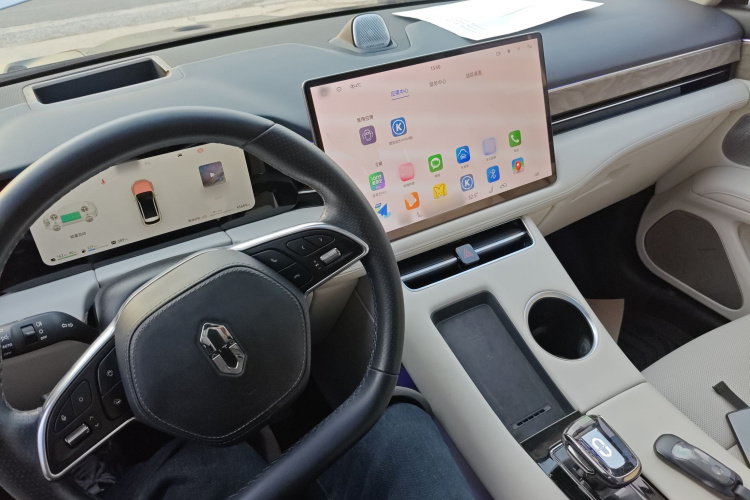 鸿蒙智行 问界M5 2022款 增程四驱旗舰版中控内饰7002