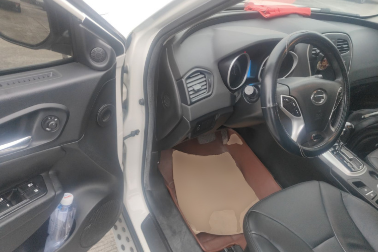 广汽传祺 传祺GS5 2014款 2.0L 自动两驱周年增值版中控内饰20