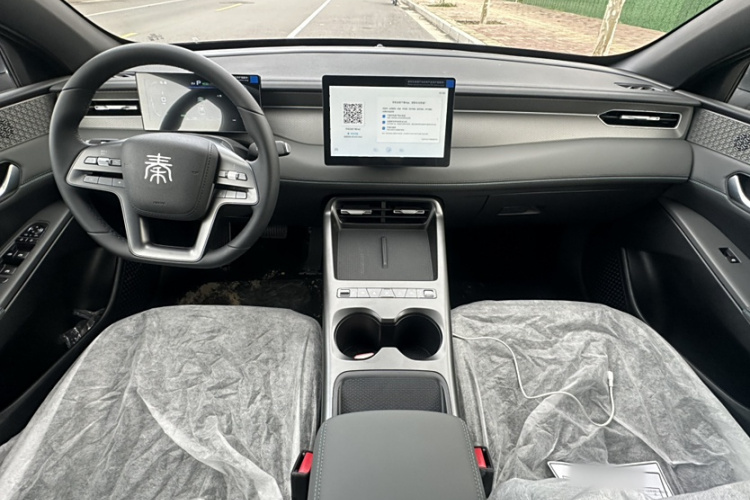 比亚迪 秦PLUS 2025款 DM-i 智驾版 128KM进取型中控内饰7002
