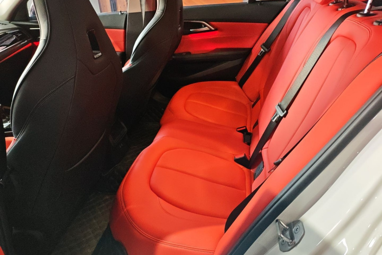 宝马1系 2021款 改款 125i M运动曜夜版中控内饰21