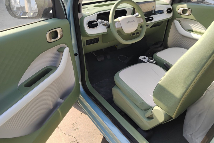 吉利银河 熊猫 2025款 210km 元气熊中控内饰20