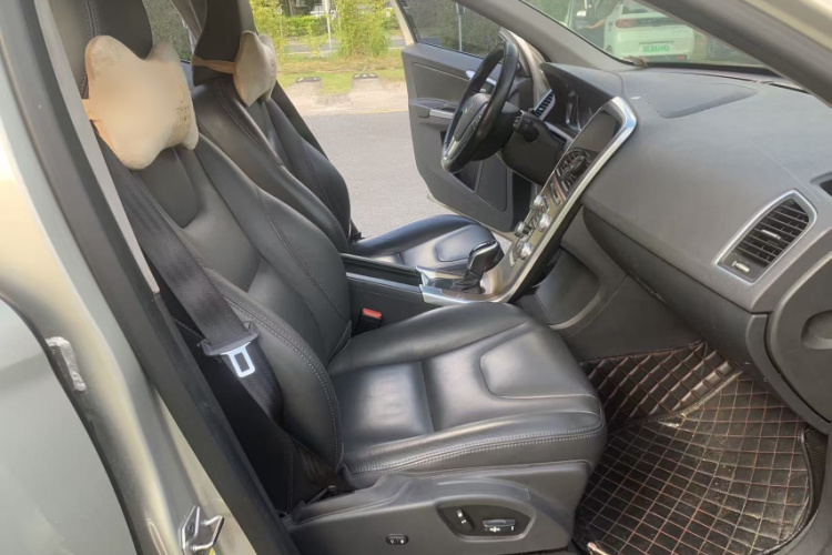 沃尔沃XC60 2017款 T5 智进版中控内饰7003