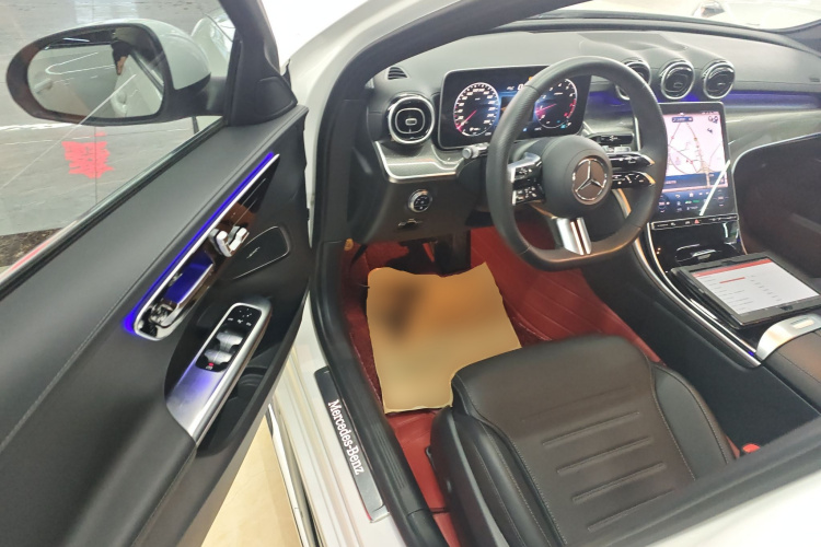 奔驰C级 2023款 改款二 C 260 L 运动版中控内饰7003