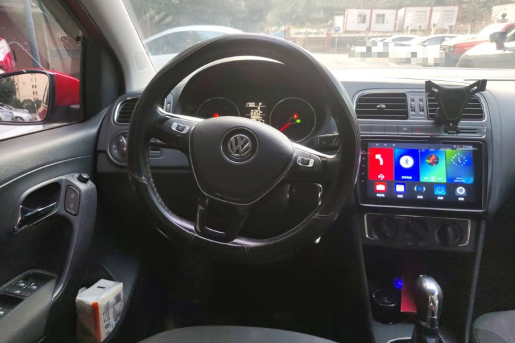 大众 Polo 2016款 1.6L 自动舒适型中控内饰13