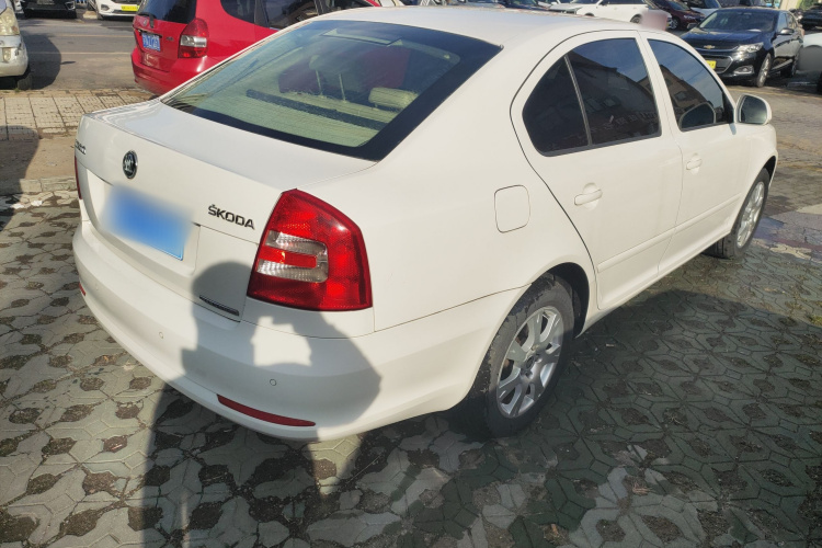 斯柯达 明锐 2015款 经典款 1.6L 自动逸杰版车身外观7