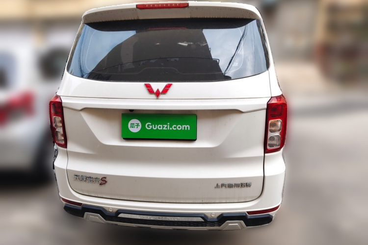 五菱汽车 五菱宏光 2021款 1.5L改款 S标准型 电动助力LAR车身外观6004