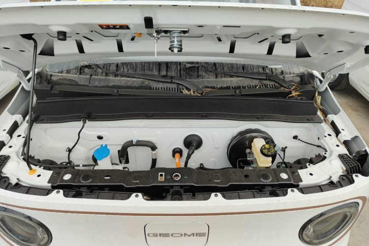 吉利银河 2024款 熊猫mini 200km 耐力熊机舱底盘24