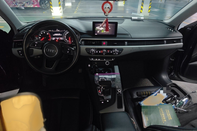 奥迪A4L 2019款 40 TFSI 进取型 国VI中控内饰7002