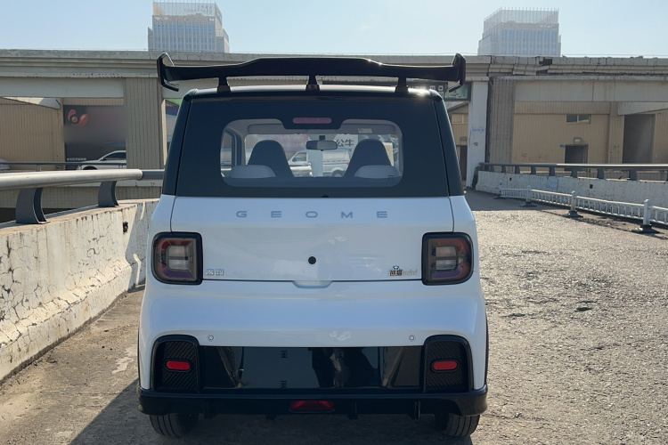 吉利银河 2025款 210km 熊猫卡丁车身外观6004