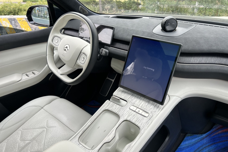 蔚来ES7 2022款 100kWh 首发版中控内饰7011