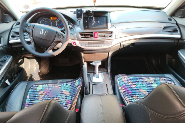 本田 歌诗图 2016款 2.4L 豪华版中控内饰12