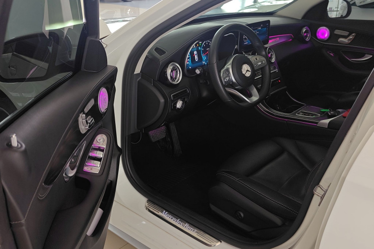 奔驰C级 2020款 C 260 L 运动版中控内饰7003