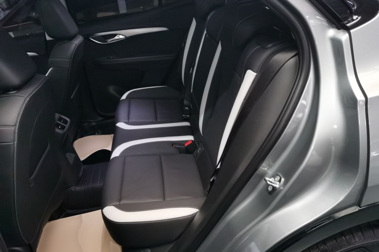 别克 2024款 昂科威S  25T 炫黑风尚版中控内饰21