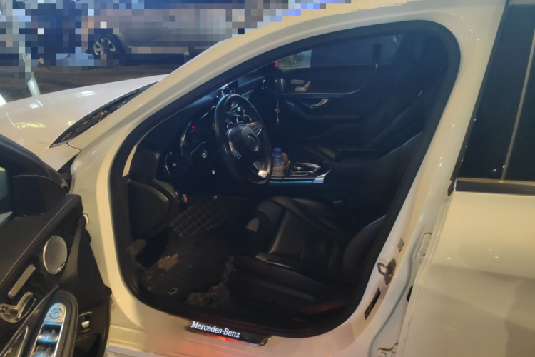 奔驰C级 2018款 C 200 L 运动版局部细节19