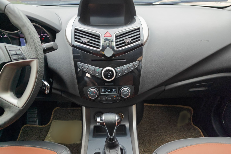 海马S5 2016款 1.5T CVT创享版中控内饰7005