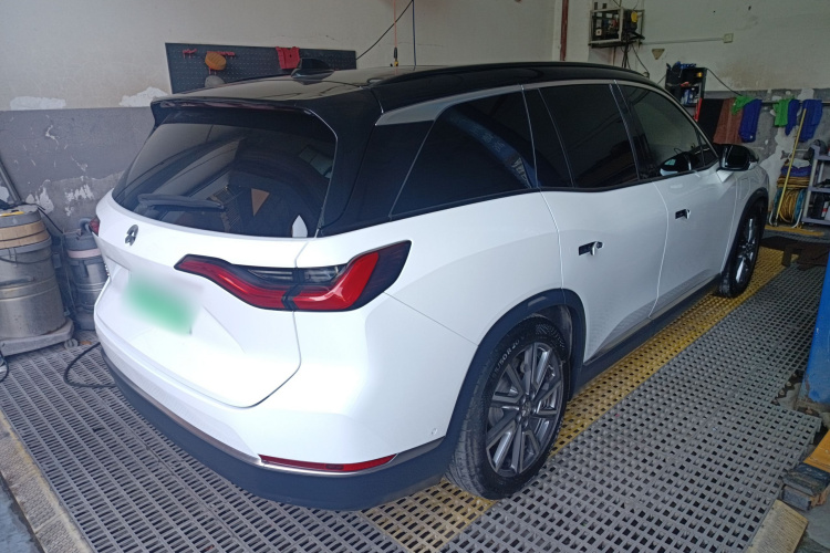 蔚来ES8 2022款 75kWh 六座版车身外观7