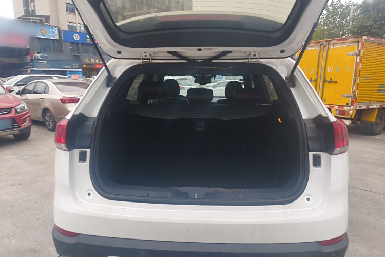 哈弗H6 2017款 蓝标 2.0T 自动两驱智尚型机舱底盘23