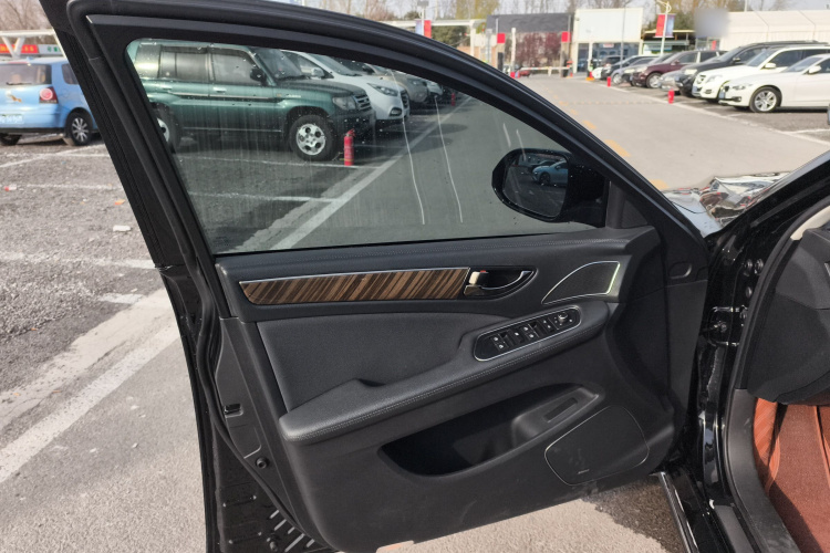 红旗H7 2021款 1.8T 公务版中控内饰7006