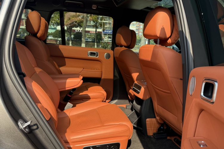 理想汽车 理想L8 2023款 Air中控内饰7011