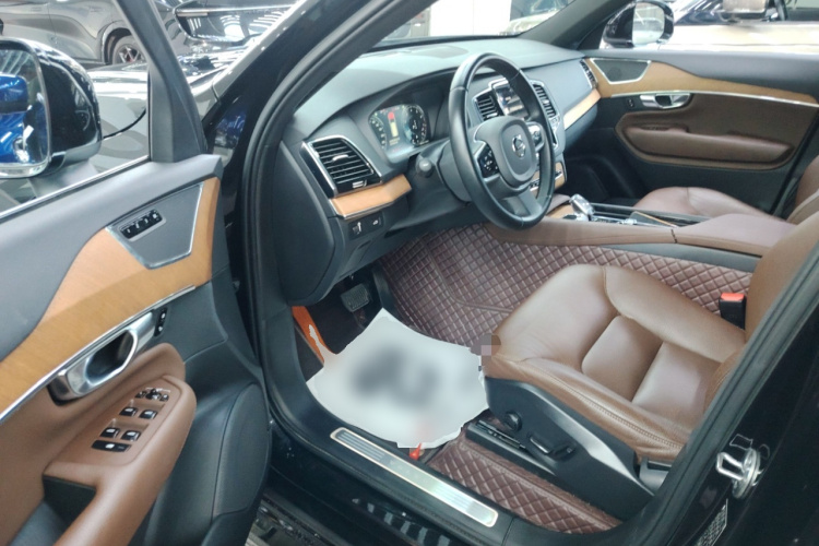 沃尔沃XC90 2022款 B6 智逸豪华版 7座中控内饰20