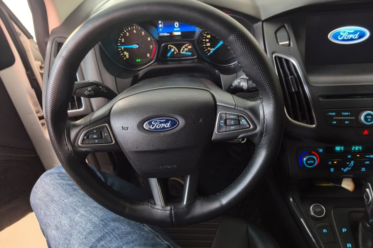 福特 福克斯 2017款 两厢 EcoBoost 180 自动精英型局部细节13