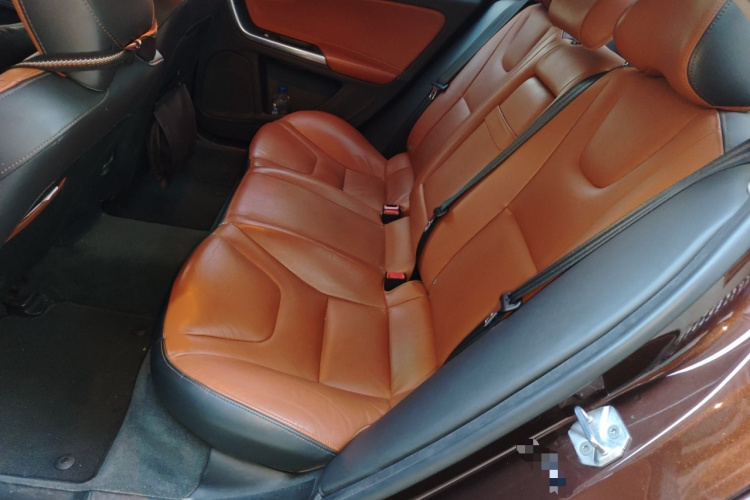 沃尔沃S60 2017款 S60L T3 智行版中控内饰7004