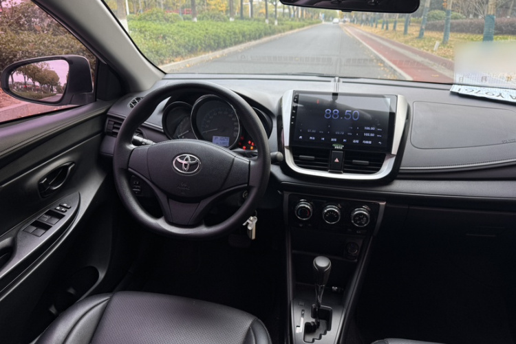 丰田 YARiS L 致炫 2016款 改款 1.5E CVT魅动版中控内饰7008