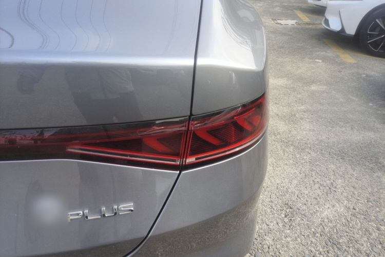 比亚迪 秦PLUS 2024款 荣耀版 DM-i 55KM领先型车身外观6001