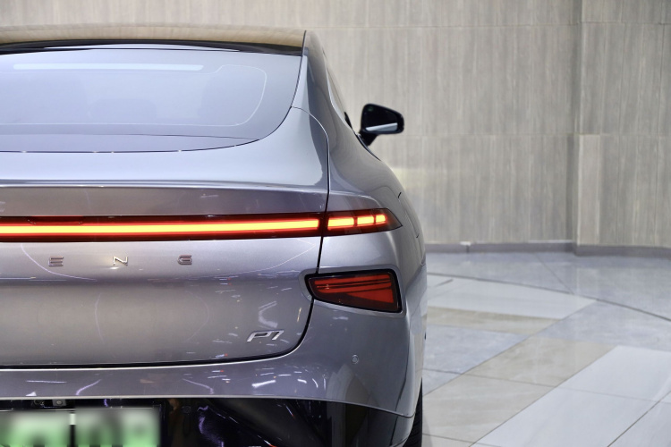 小鹏P7 2021款 480E车身外观6006