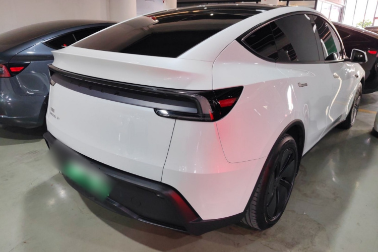 特斯拉 Model Y 2025款 长续航全轮驱动版车身外观6005