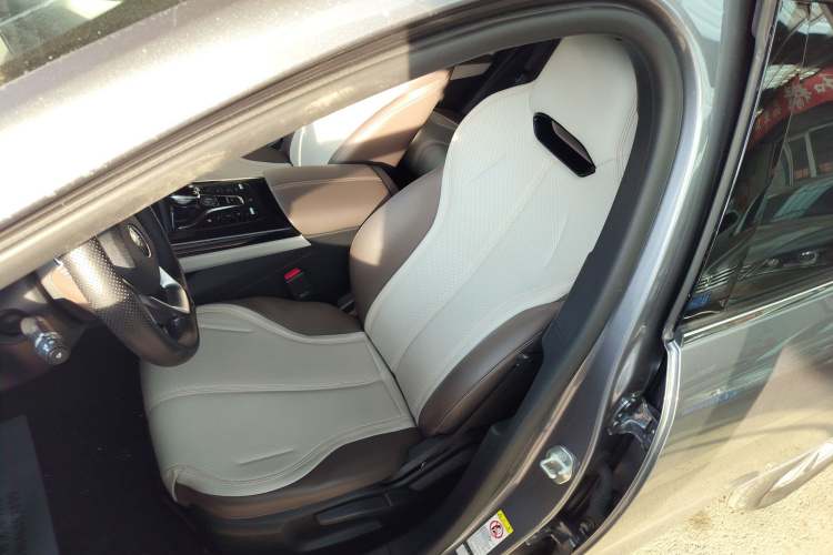 比亚迪 秦PLUS 2024款 荣耀版 DM-i 55KM领先型中控内饰19