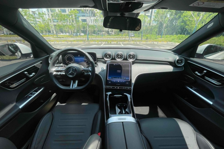 奔驰C级 2023款 改款二 C 260 L 运动版中控内饰7006
